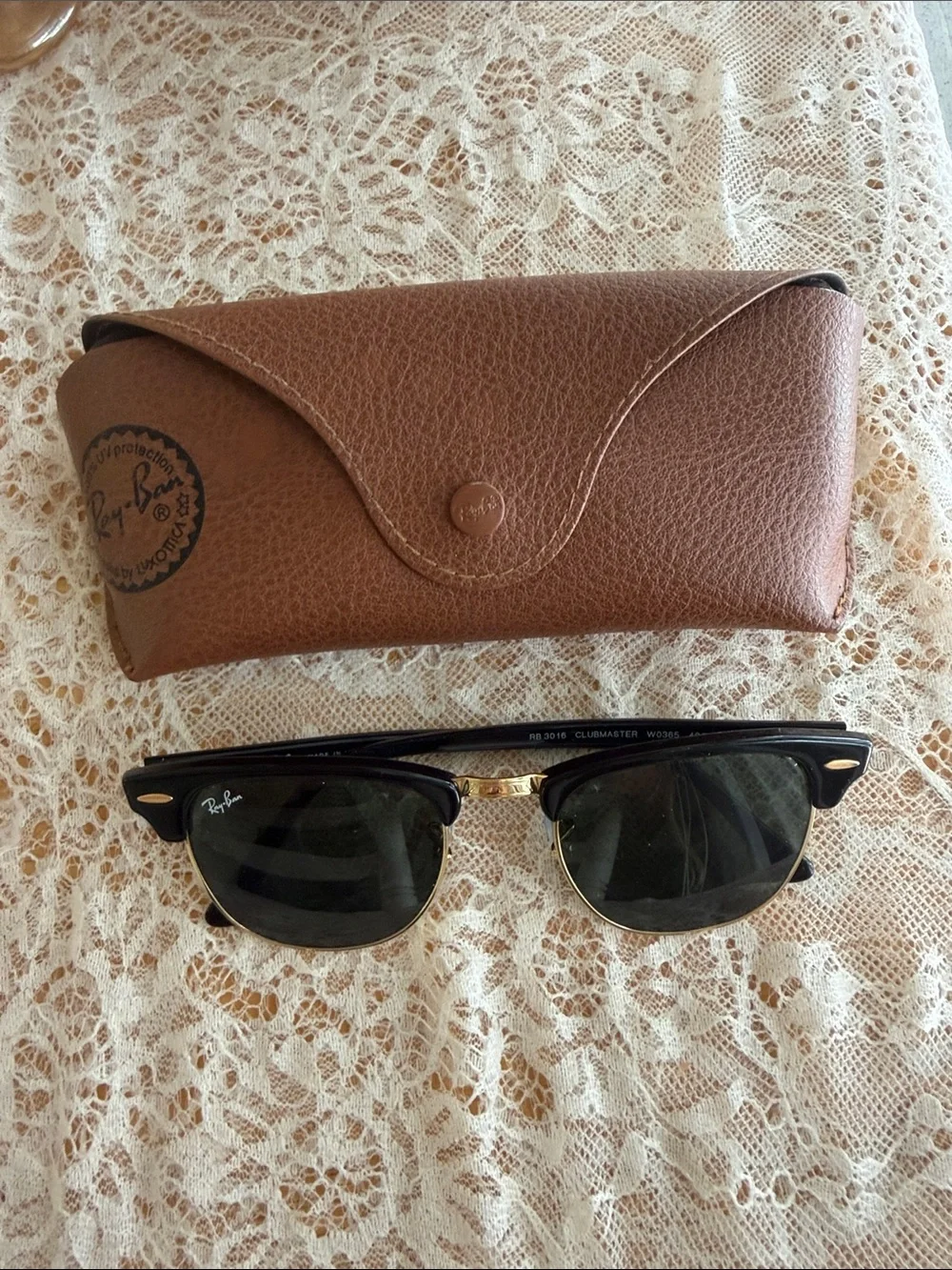 Ray-Ban Clubmaster Black and Gold Sunglasses with Brown Case